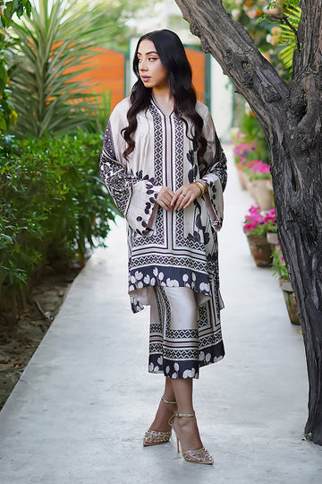 Erum Khan | Nue 25 | Royal Mirage
