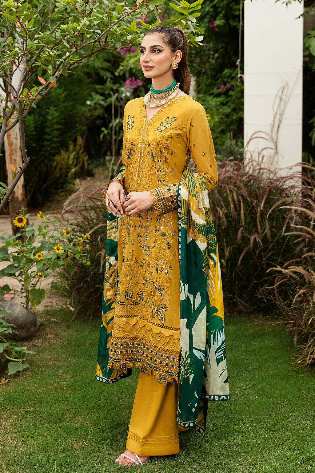 Ramsha | Luxury Lawn 24 | Y-805 - Khanumjan  Pakistani Clothes and Designer Dresses in UK, USA