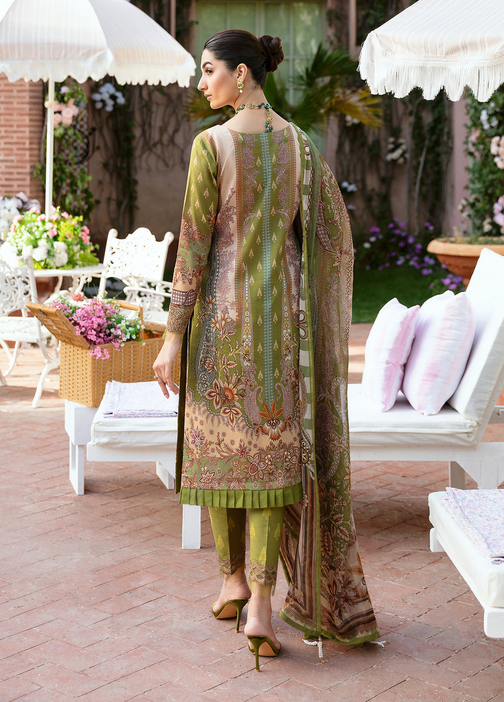 Gulaal | Summer Glow Lawn 24 | ALICIA (GL-L-24V3-04) - Khanumjan  Pakistani Clothes and Designer Dresses in UK, USA