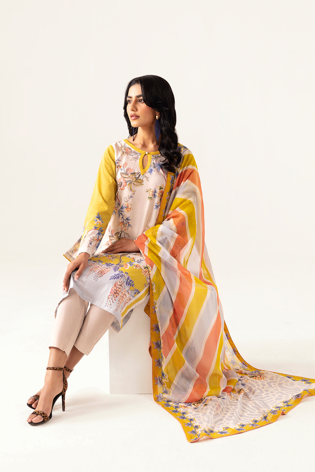 Ramsha | Pinted Lawn | RP-111 - Khanumjan  Pakistani Clothes and Designer Dresses in UK, USA