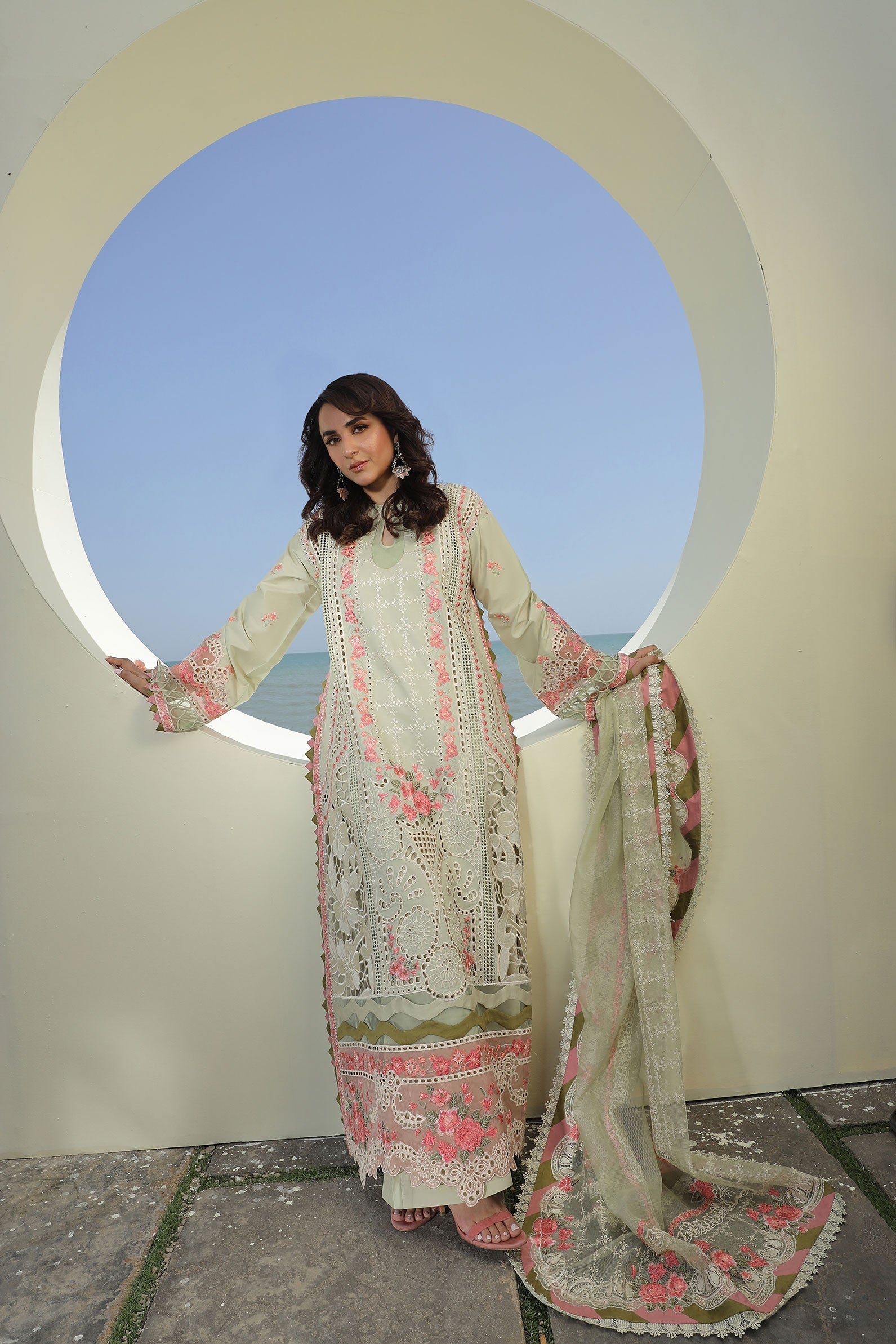 Maryam Hussain | Luxury Lawn 24 | HAVANA - Khanumjan  Pakistani Clothes and Designer Dresses in UK, USA