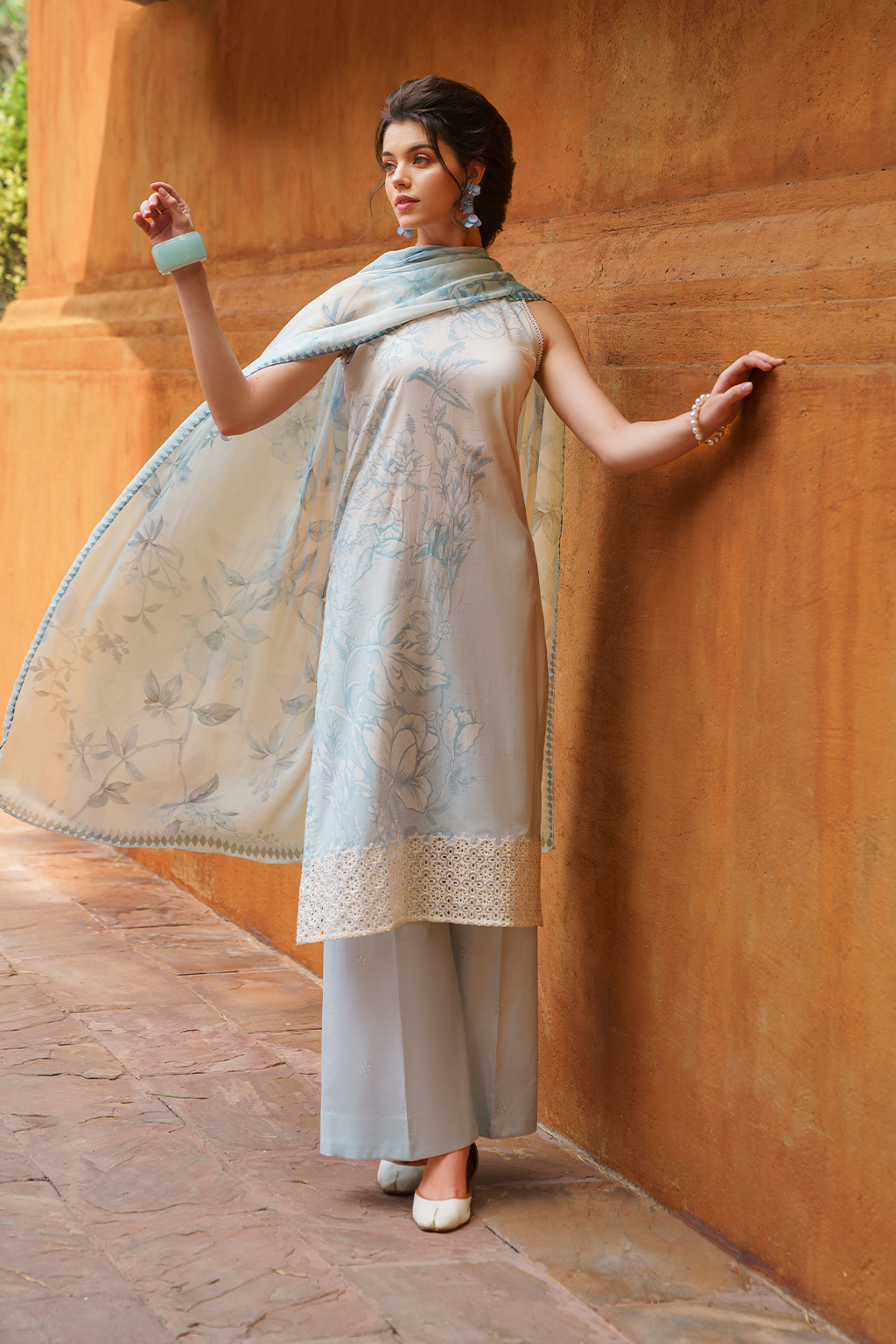 Iznik | Exclusive Lawn | UE-227 PRINTED LAWN - Khanumjan  Pakistani Clothes and Designer Dresses in UK, USA