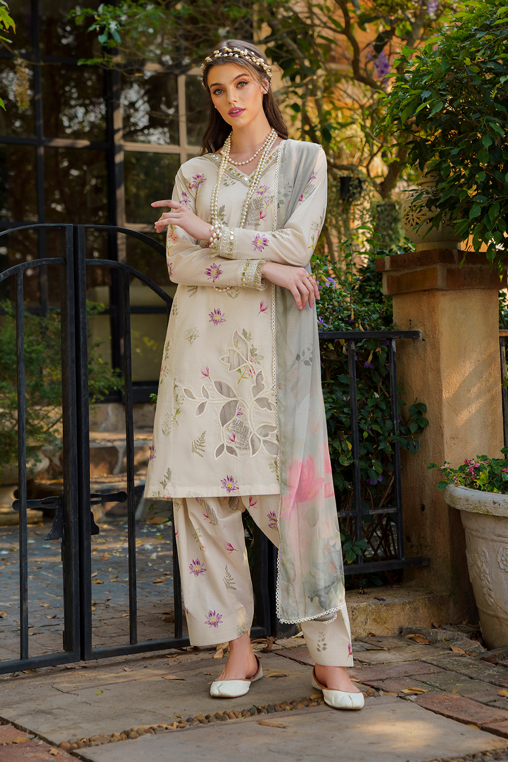 Iznik | Exclusive Lawn | UE-236 PRINTED LAWN - Khanumjan  Pakistani Clothes and Designer Dresses in UK, USA