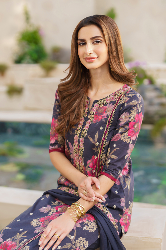 Iznik | Exclusive Lawn | SFL-12 EMBROIDERED LAWN - Khanumjan  Pakistani Clothes and Designer Dresses in UK, USA