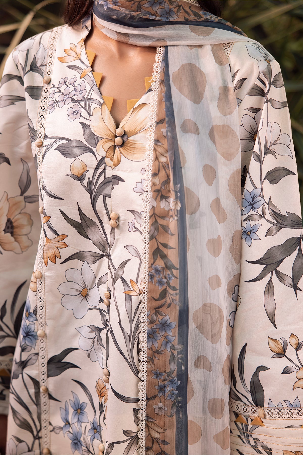 Alizeh | Sheen Lawn Prints 24 | GARDENIA - Khanumjan  Pakistani Clothes and Designer Dresses in UK, USA