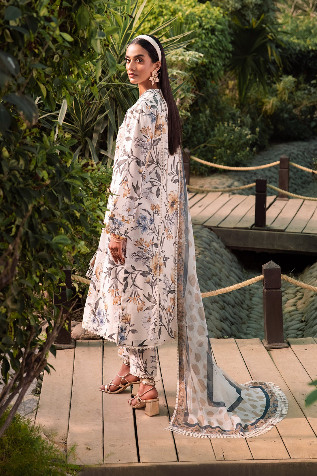 Alizeh | Sheen Lawn Prints 24 | GARDENIA - Khanumjan  Pakistani Clothes and Designer Dresses in UK, USA
