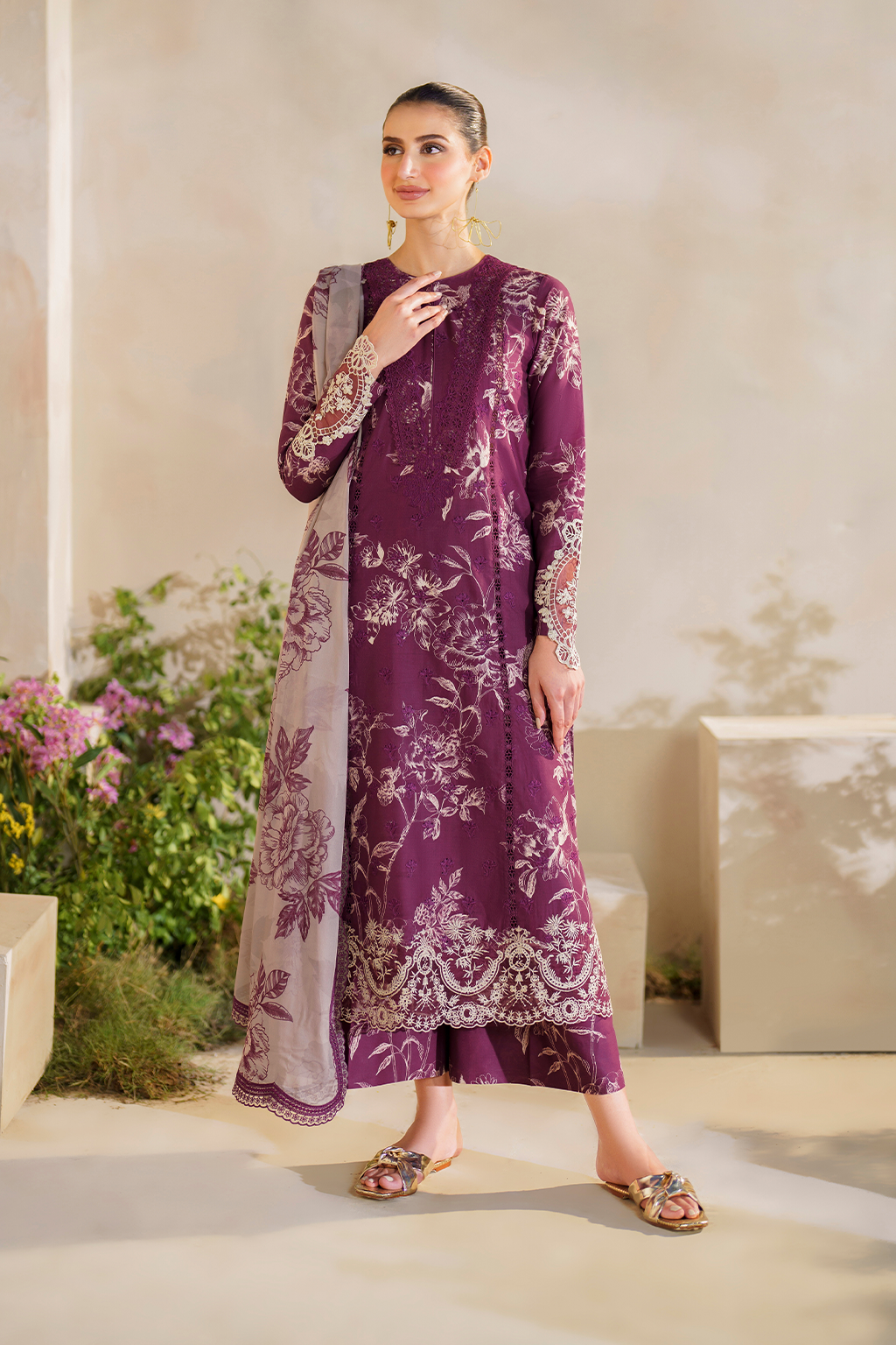 Iznik | Festive lawn 24 | SFL-04 - Khanumjan  Pakistani Clothes and Designer Dresses in UK, USA