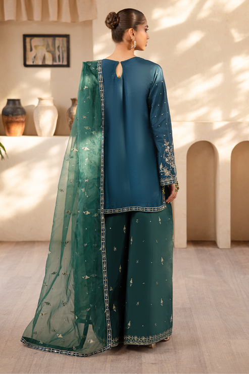 Emaan Adeel | Noore Festive Formals | LAVEEN