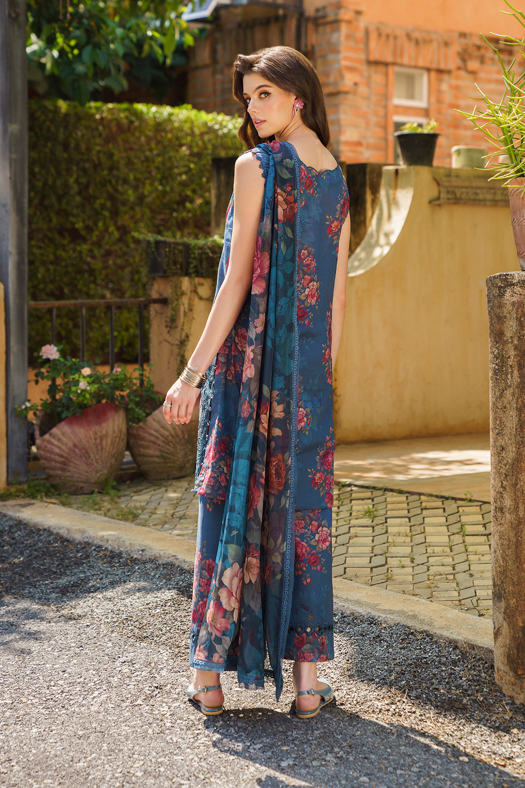 Iznik | Exclusive Lawn | UE-213 PRINTED LAWN - Khanumjan  Pakistani Clothes and Designer Dresses in UK, USA
