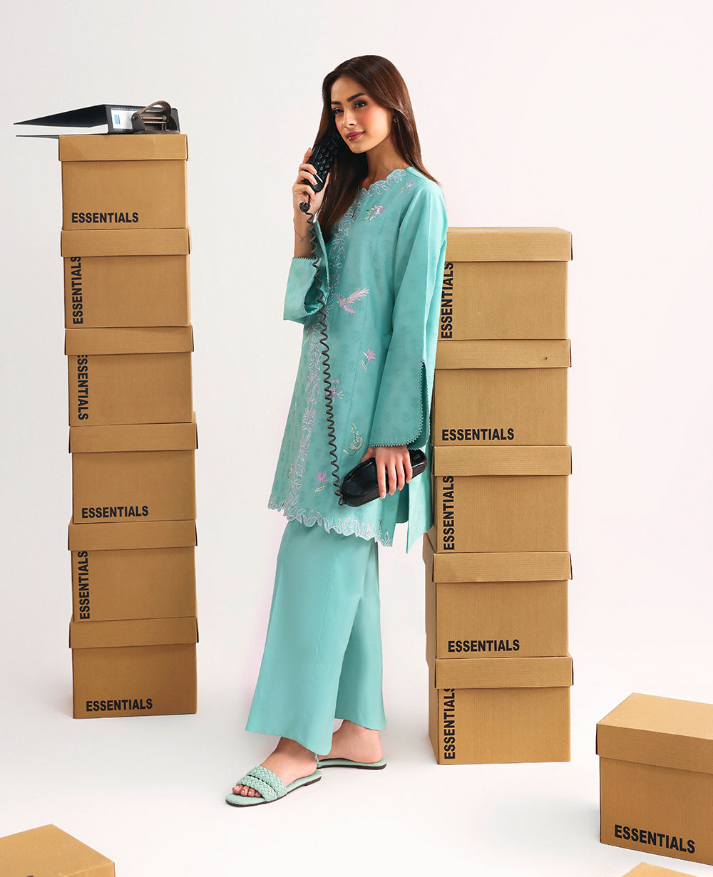 Republic Womenswear | Essentials Pre Fall | Zaynah