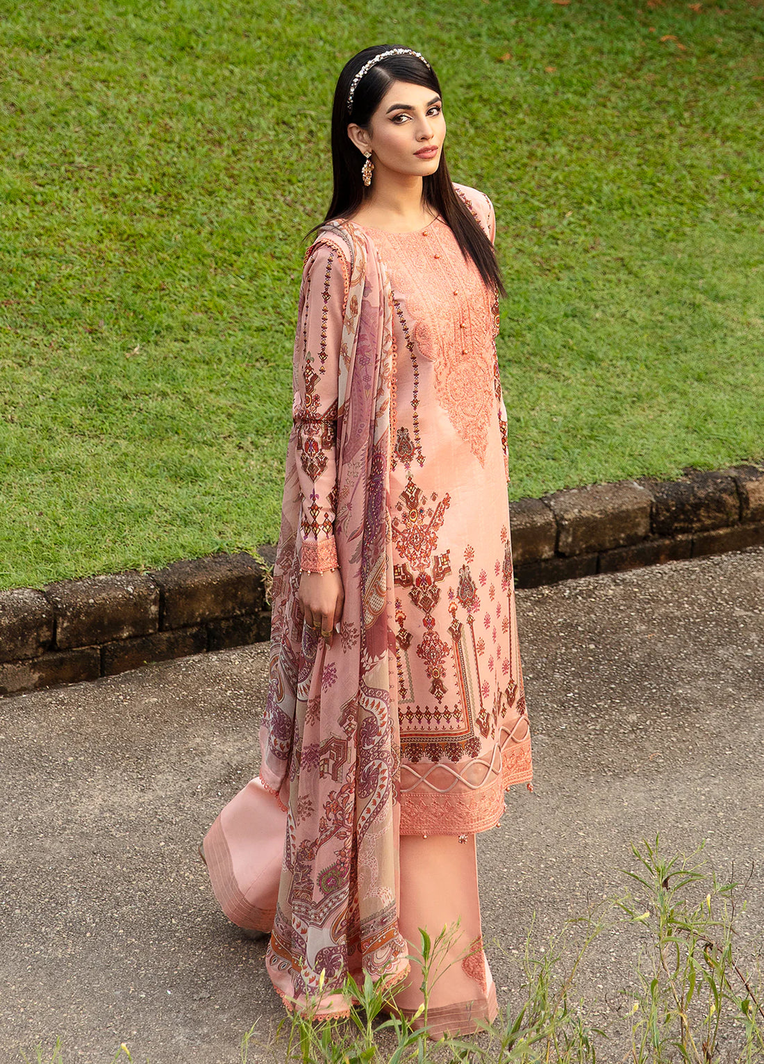 Gulaal | Springtime Ballet | HESTIA (GL-L-24V1-12) - Khanumjan  Pakistani Clothes and Designer Dresses in UK, USA