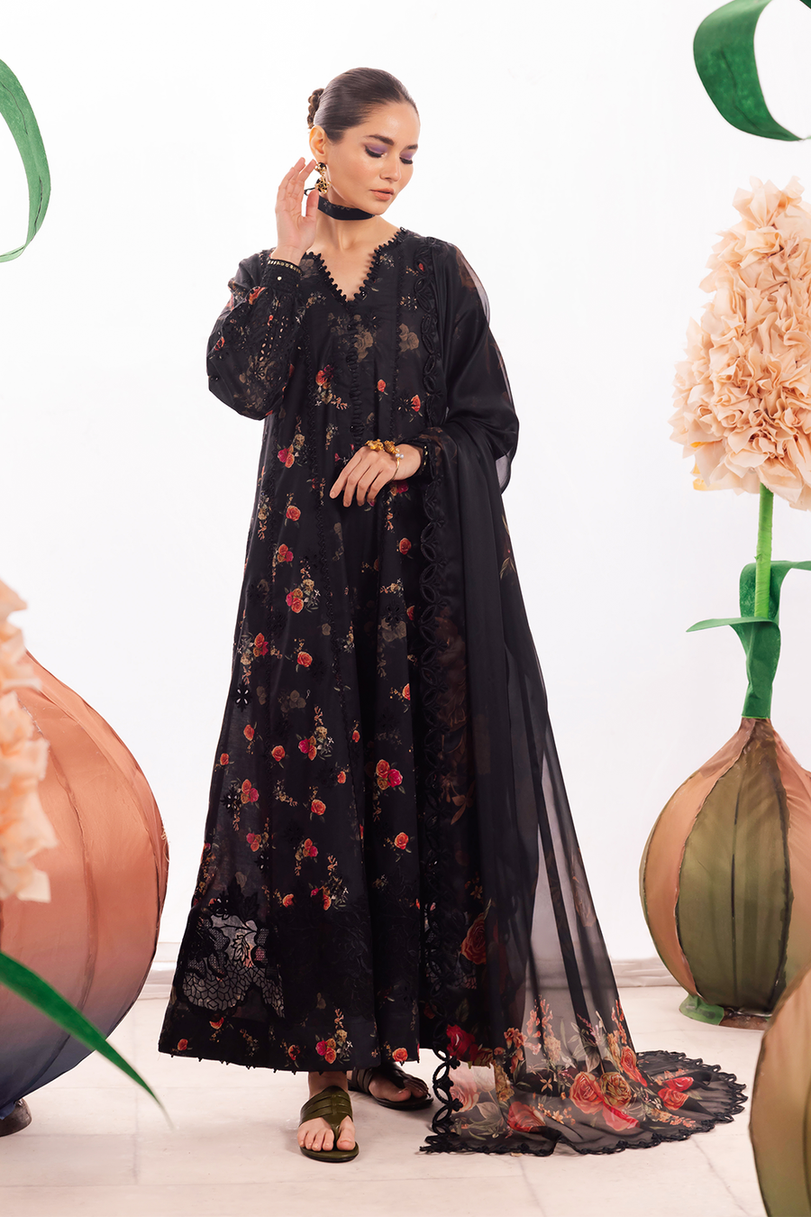 Iznik | Dahlia Embroidered Lawn | DL-08 - Khanumjan  Pakistani Clothes and Designer Dresses in UK, USA