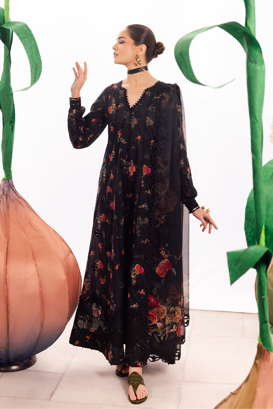 Iznik | Dahlia Embroidered Lawn | DL-08 - Khanumjan  Pakistani Clothes and Designer Dresses in UK, USA