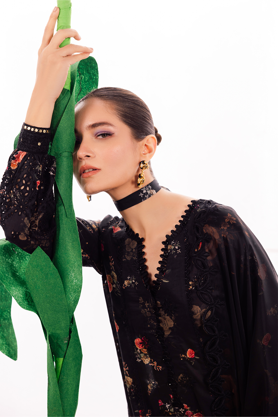 Iznik | Dahlia Embroidered Lawn | DL-08 - Khanumjan  Pakistani Clothes and Designer Dresses in UK, USA