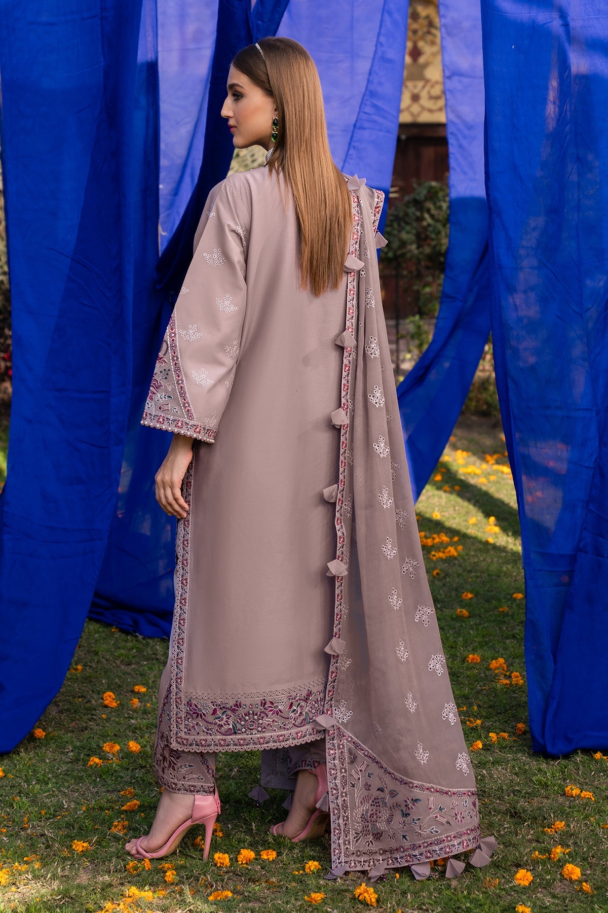 Alizeh | Rawayat Luxury Lawn 24 | Meraat - Khanumjan  Pakistani Clothes and Designer Dresses in UK, USA