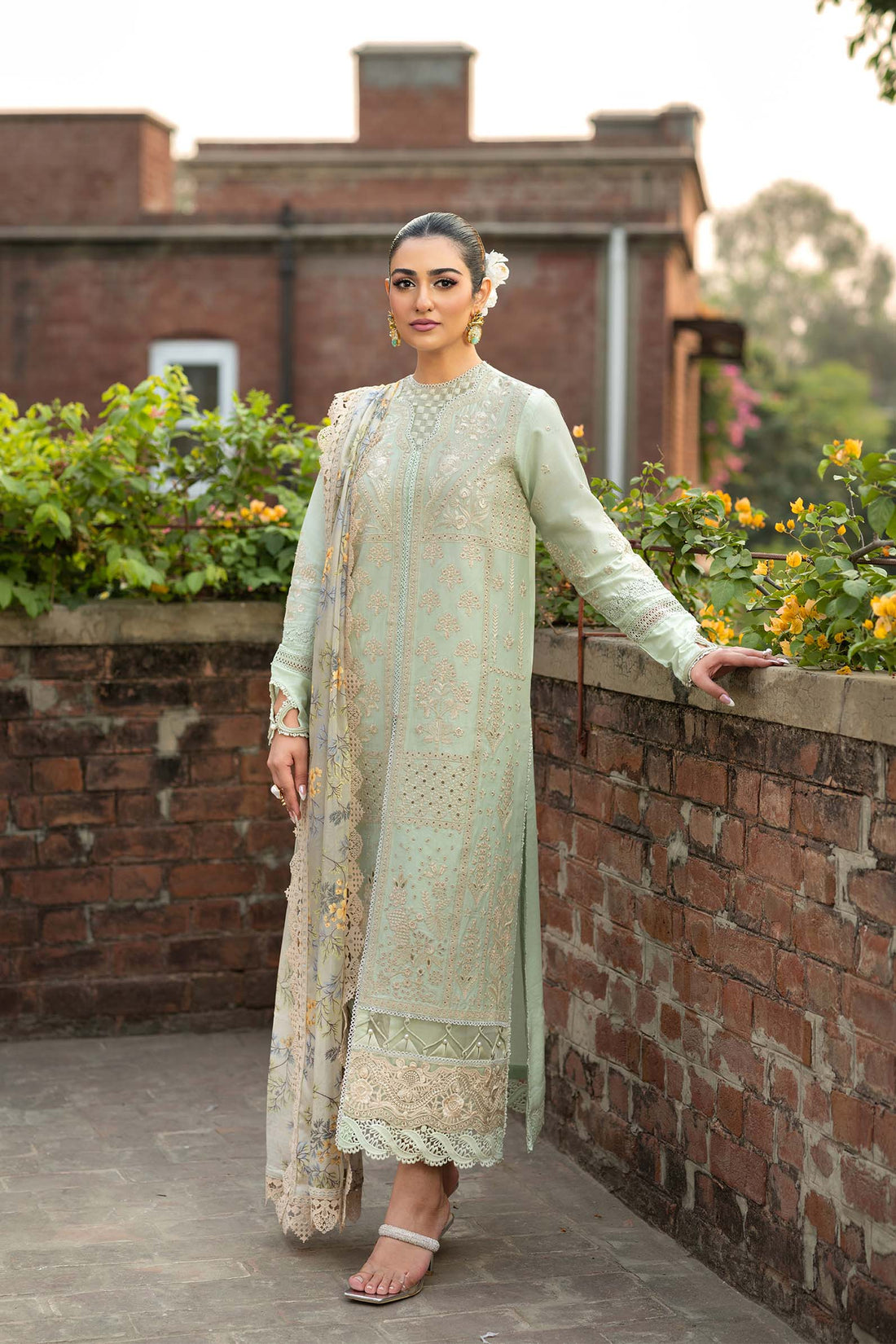 Maryam Hussain | Luxury Lawn 25 | Gulbeen