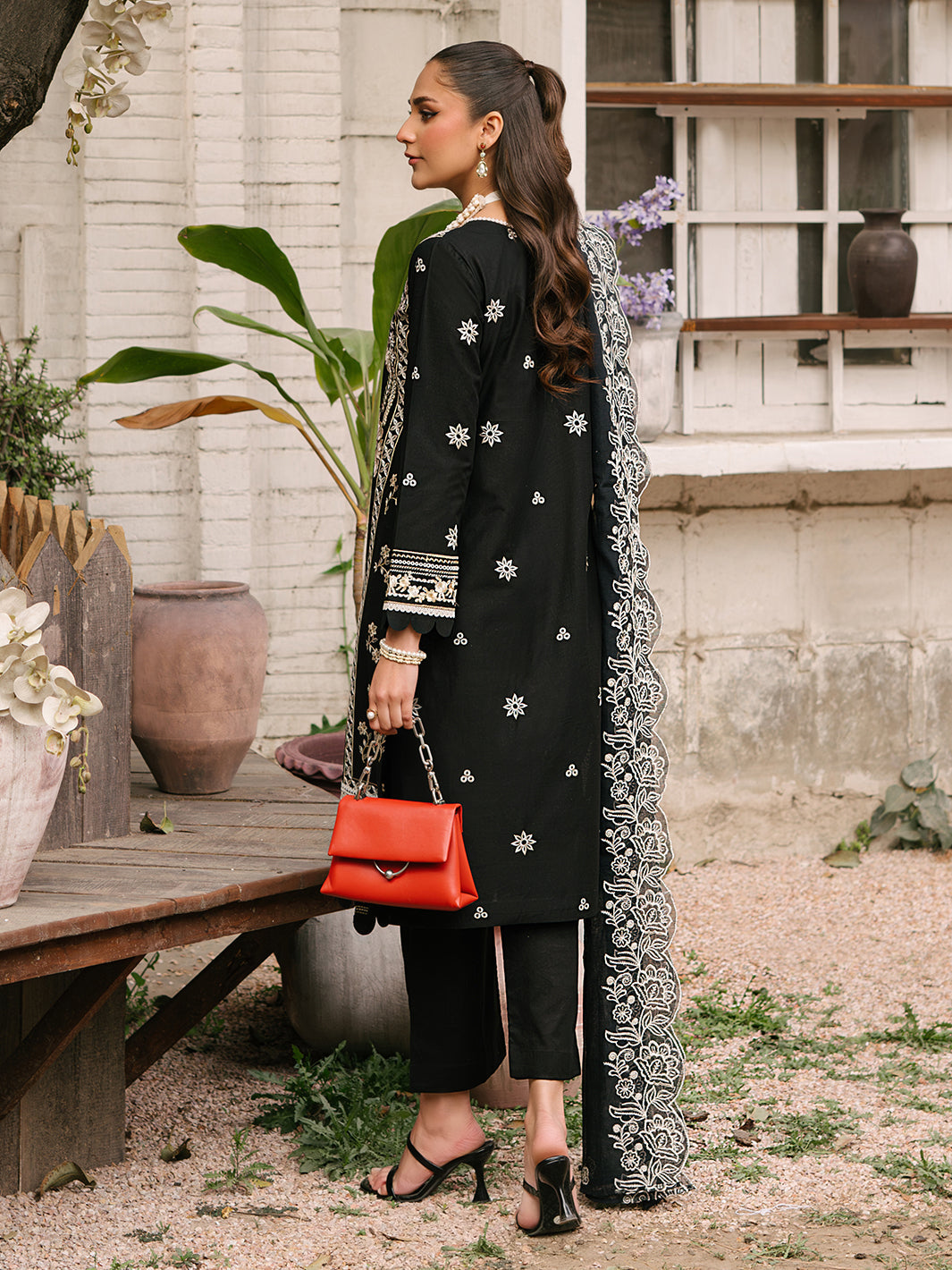 Mahnur | Masakali Luxury Lawn 24 | MK 04 - A - Khanumjan  Pakistani Clothes and Designer Dresses in UK, USA