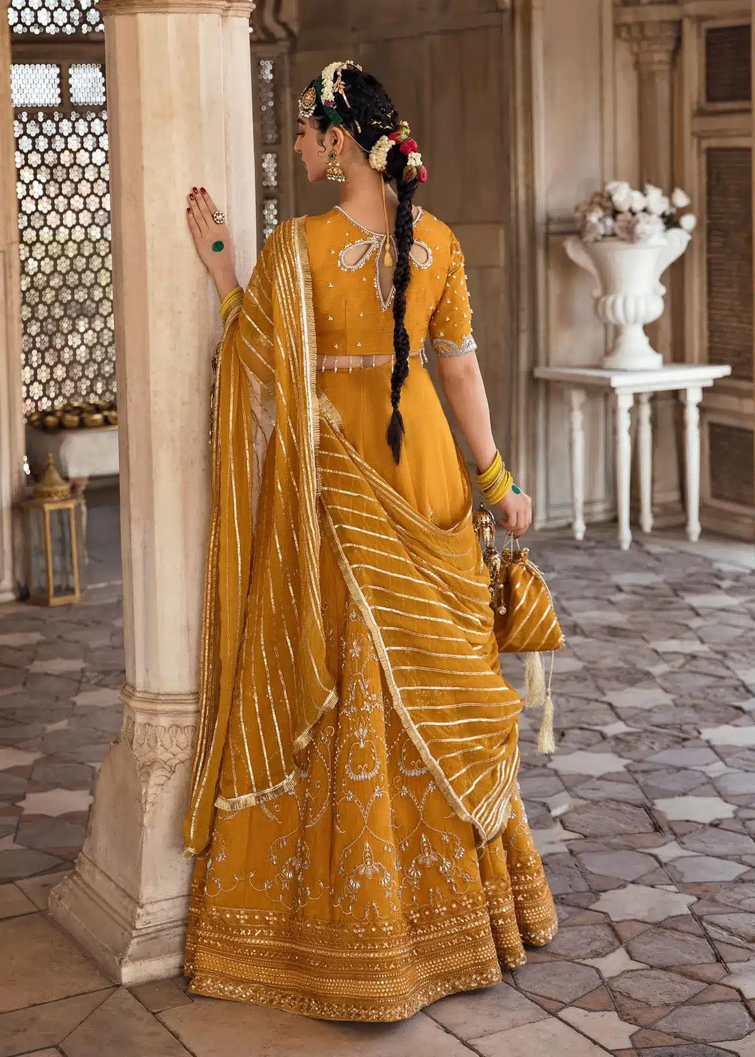 Mahum Asad | Gul Posh Luxury Formals ’23 | Nazneen - Khanumjan  Pakistani Clothes and Designer Dresses in UK, USA
