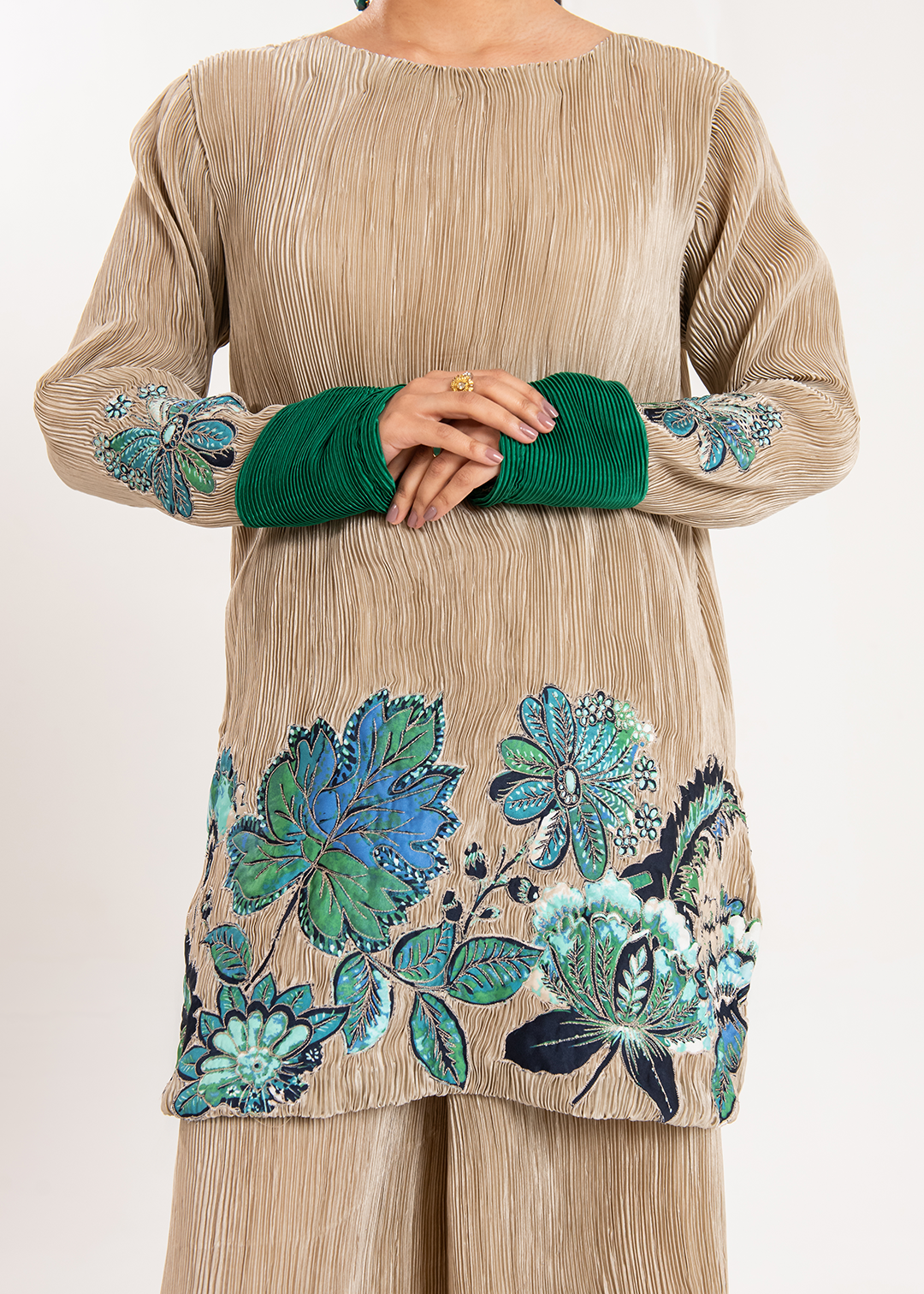 Maria Osama Khan | Claire Pleated Silk | Stardust - Khanumjan  Pakistani Clothes and Designer Dresses in UK, USA