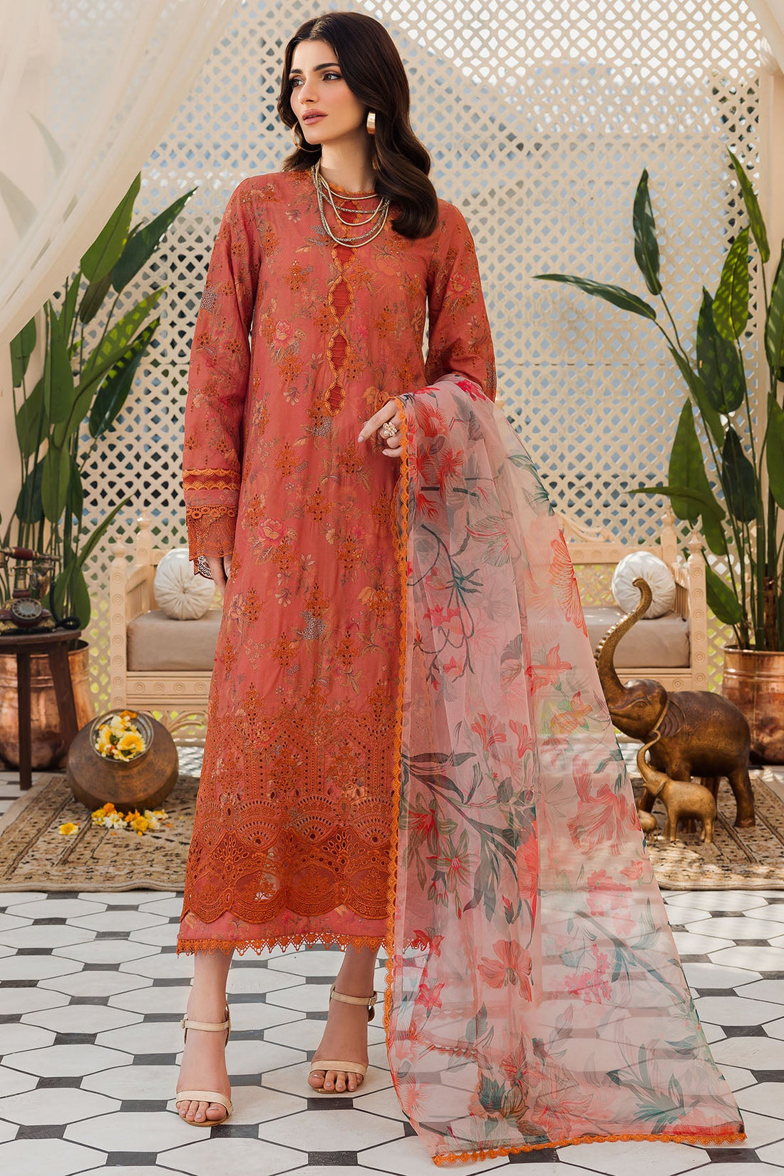 Motifz | Amal Luxury Lawn | 4626 - Khanumjan  Pakistani Clothes and Designer Dresses in UK, USA