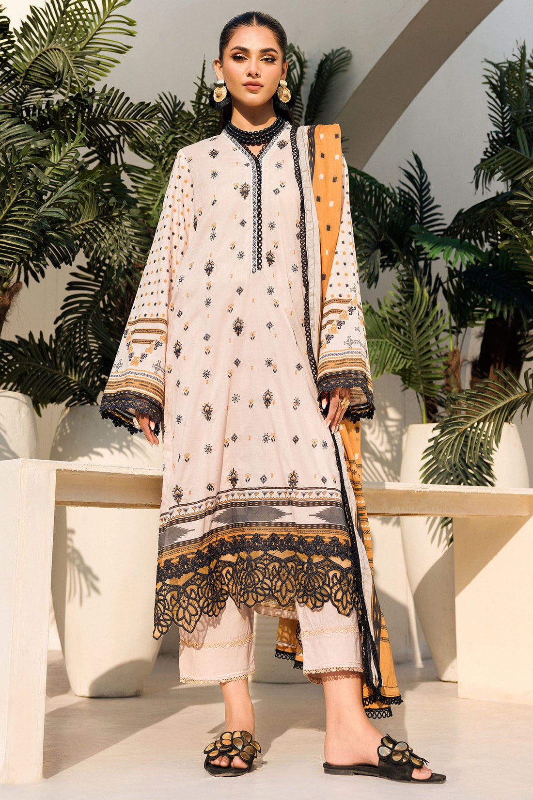 Motifz | Umang Luxury Lawn | A-02 - Khanumjan  Pakistani Clothes and Designer Dresses in UK, USA