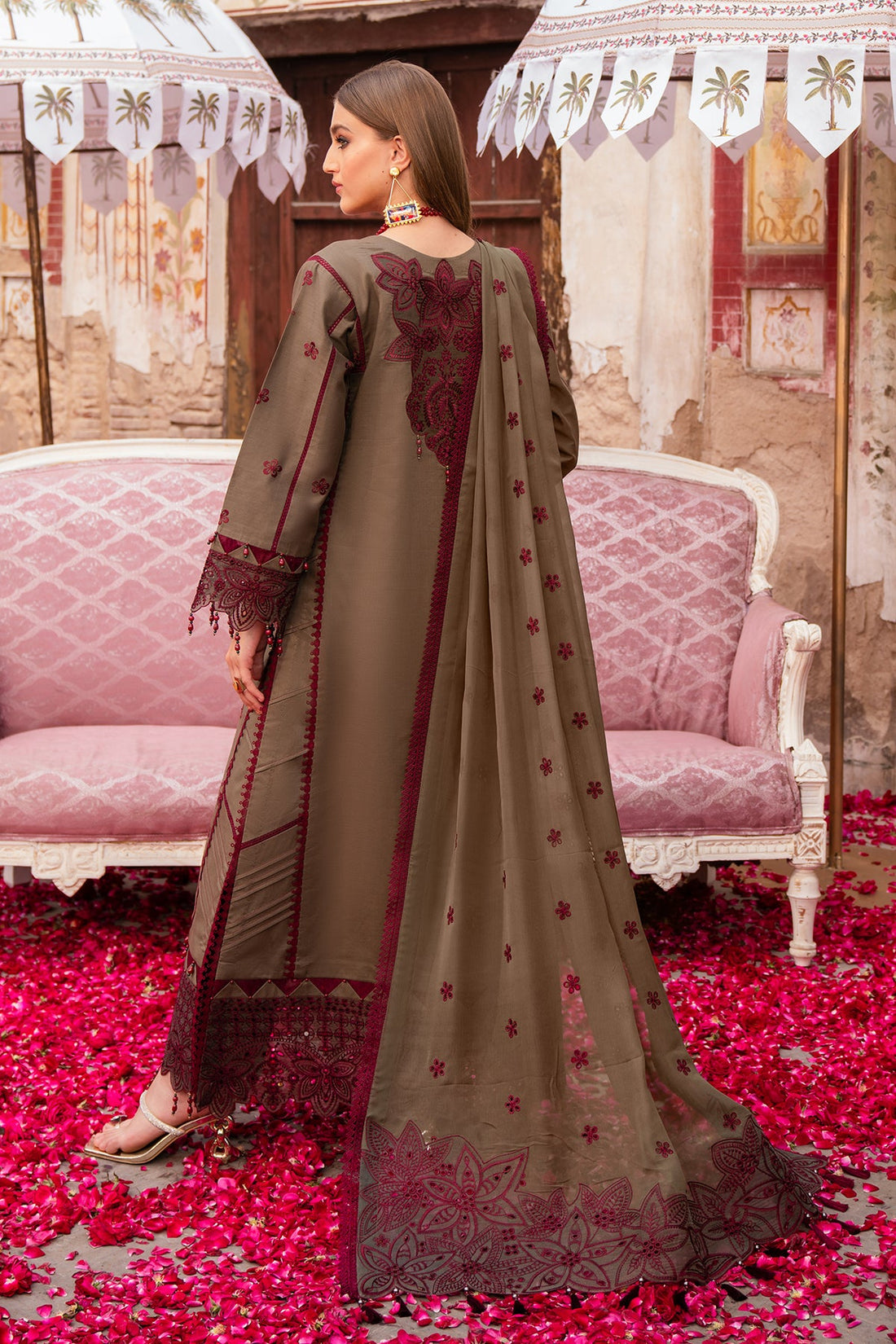 Alizeh | Rawayat Luxury Lawn 24 | Zeenat - Khanumjan  Pakistani Clothes and Designer Dresses in UK, USA