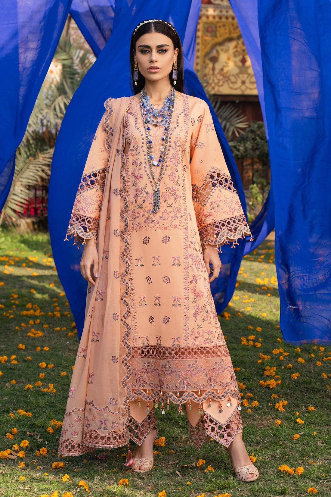Alizeh | Rawayat Luxury Lawn 24 | Nazmin - Khanumjan  Pakistani Clothes and Designer Dresses in UK, USA