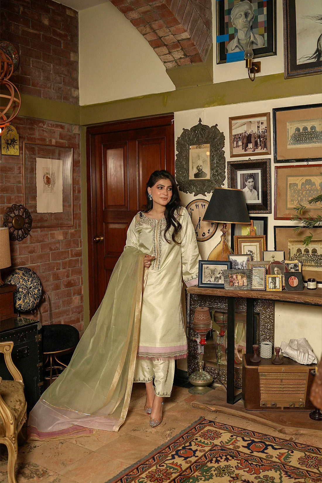 Leon | Leon Luxe Collection | MINT AFFAIRS - Khanumjan  Pakistani Clothes and Designer Dresses in UK, USA