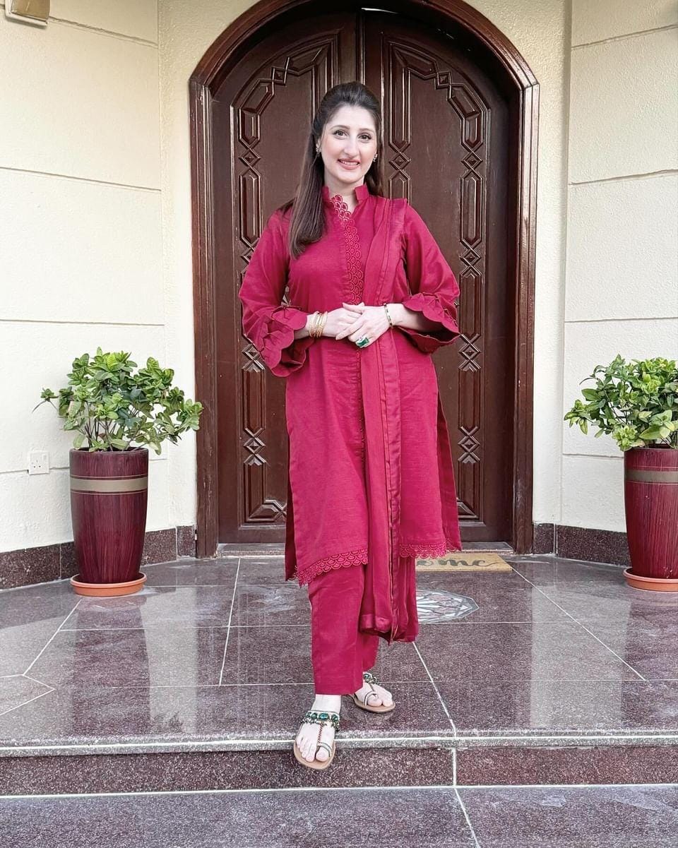 Hoorain Basics | Slub Winter 23 | HB-MRN - Khanumjan  Pakistani Clothes and Designer Dresses in UK, USA