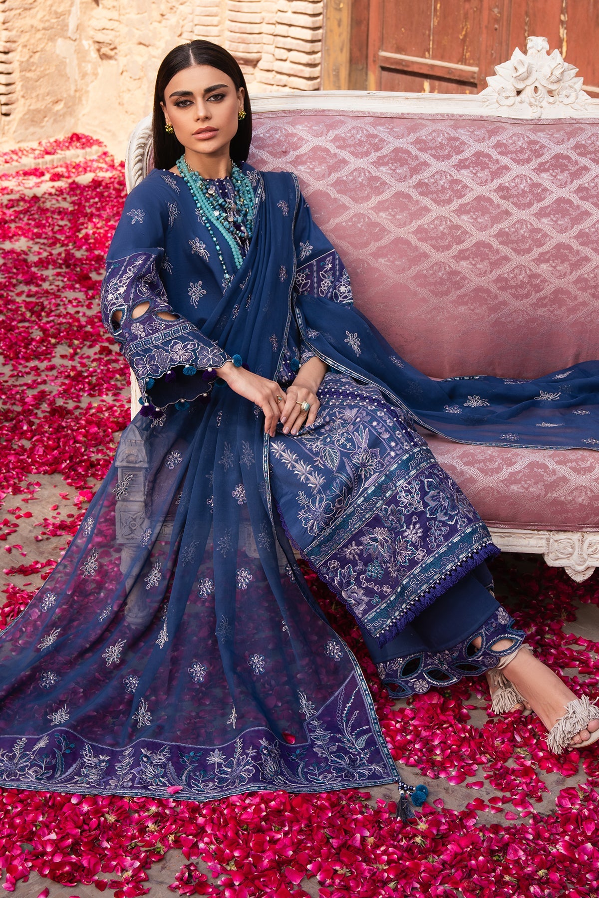 Alizeh | Rawayat Luxury Lawn 24 | Shehnaaz - Khanumjan  Pakistani Clothes and Designer Dresses in UK, USA