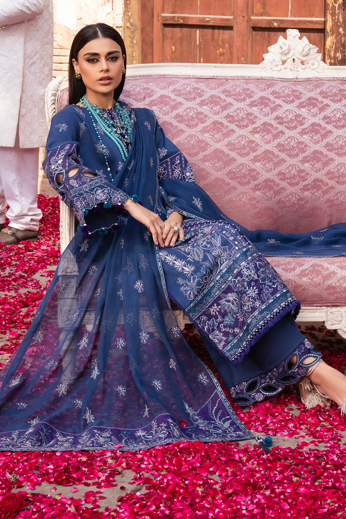 Alizeh | Rawayat Luxury Lawn 24 | Shehnaaz - Khanumjan  Pakistani Clothes and Designer Dresses in UK, USA