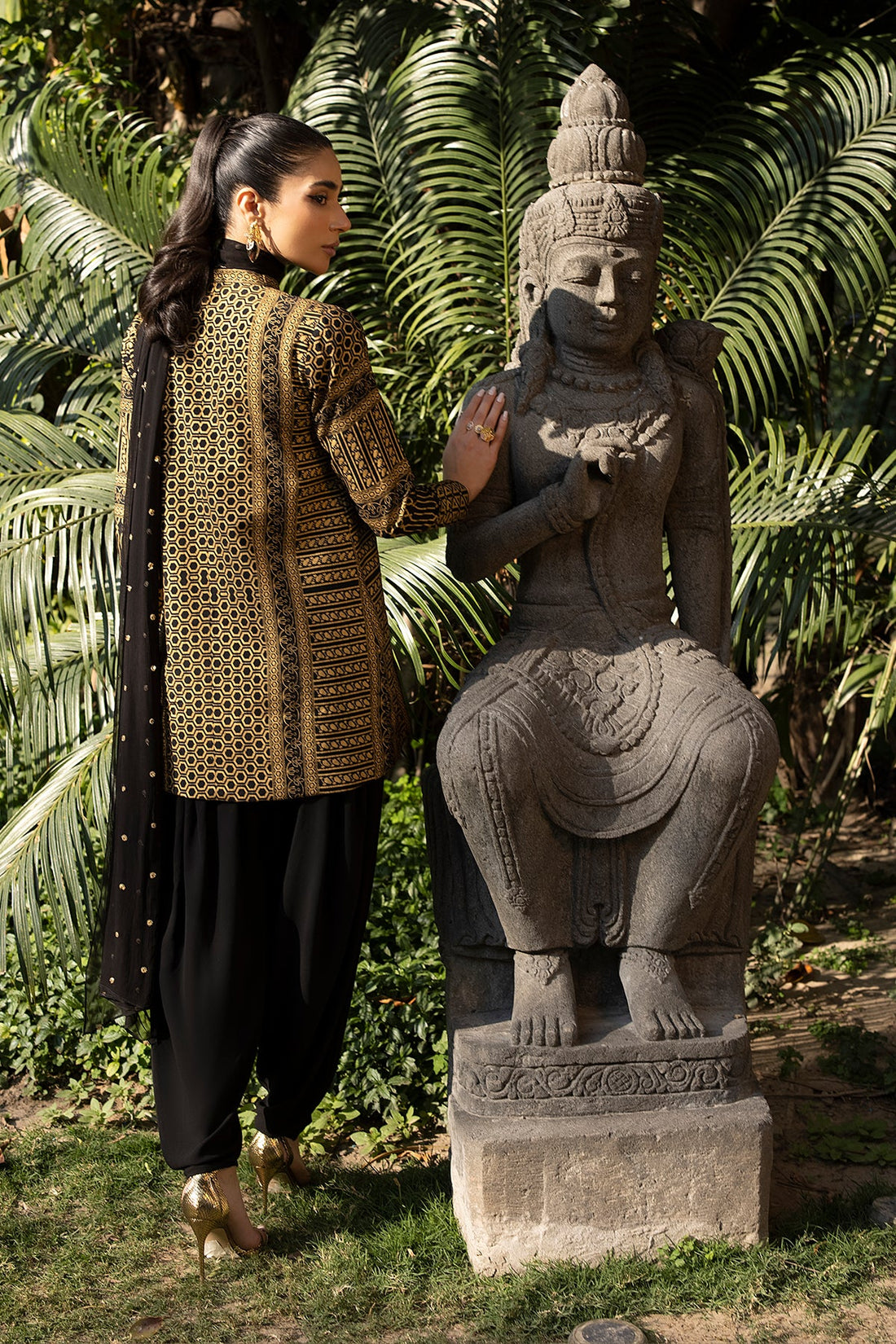 Erum Khan | Shahzeen Eid Collection | SUNSET - Khanumjan  Pakistani Clothes and Designer Dresses in UK, USA