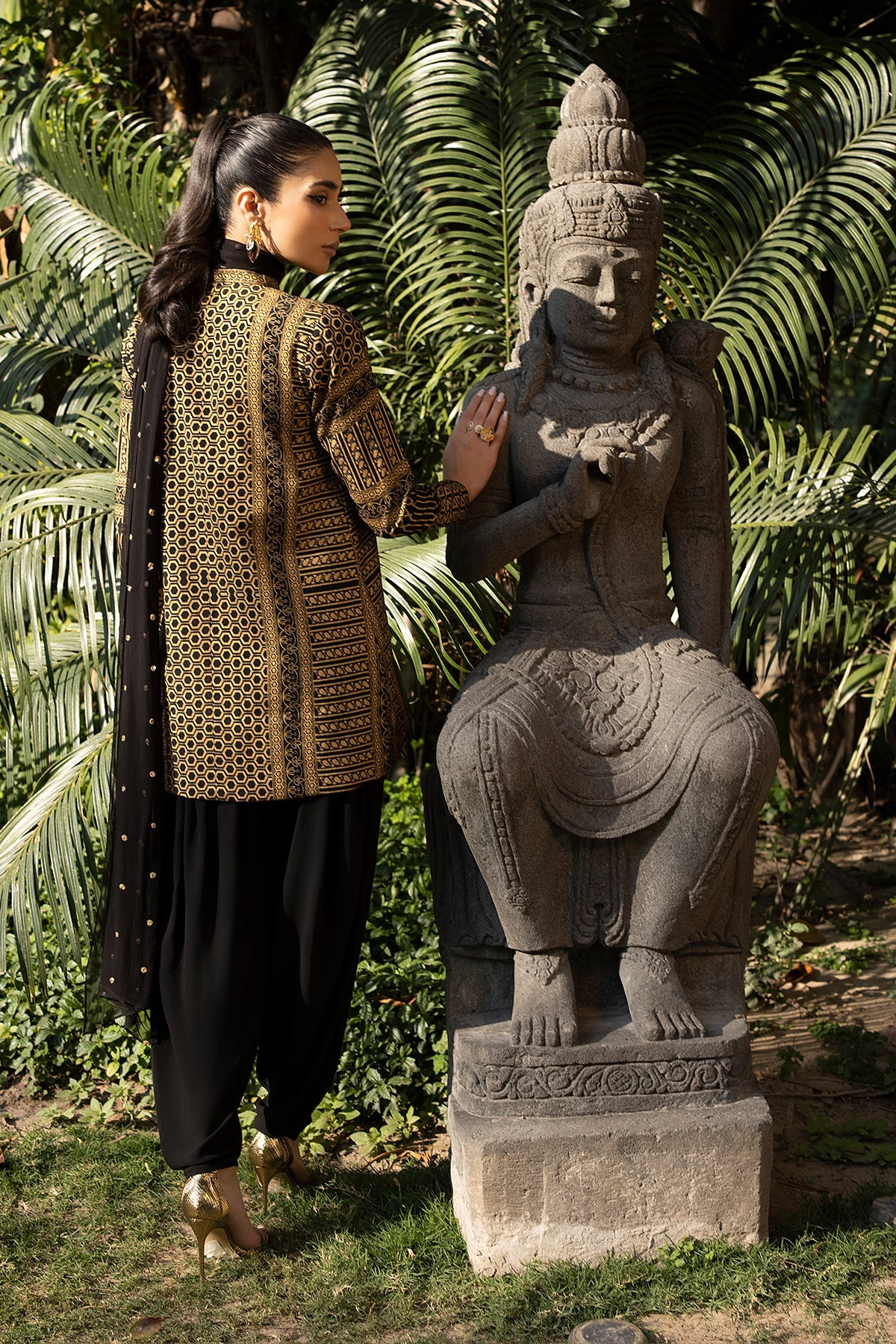 Erum Khan | Shahzeen Eid Collection | SUNSET - Khanumjan  Pakistani Clothes and Designer Dresses in UK, USA