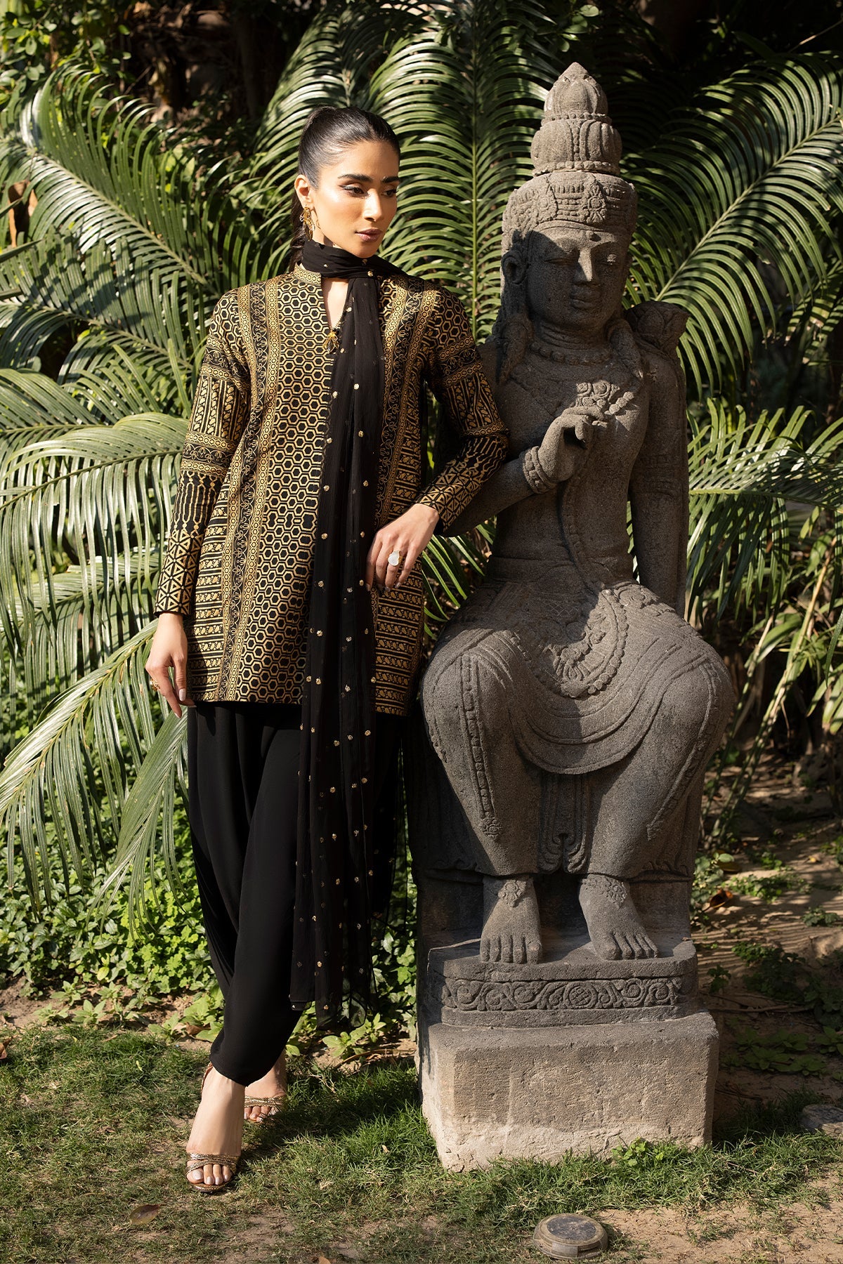 Erum Khan | Shahzeen Eid Collection | SUNSET - Khanumjan  Pakistani Clothes and Designer Dresses in UK, USA