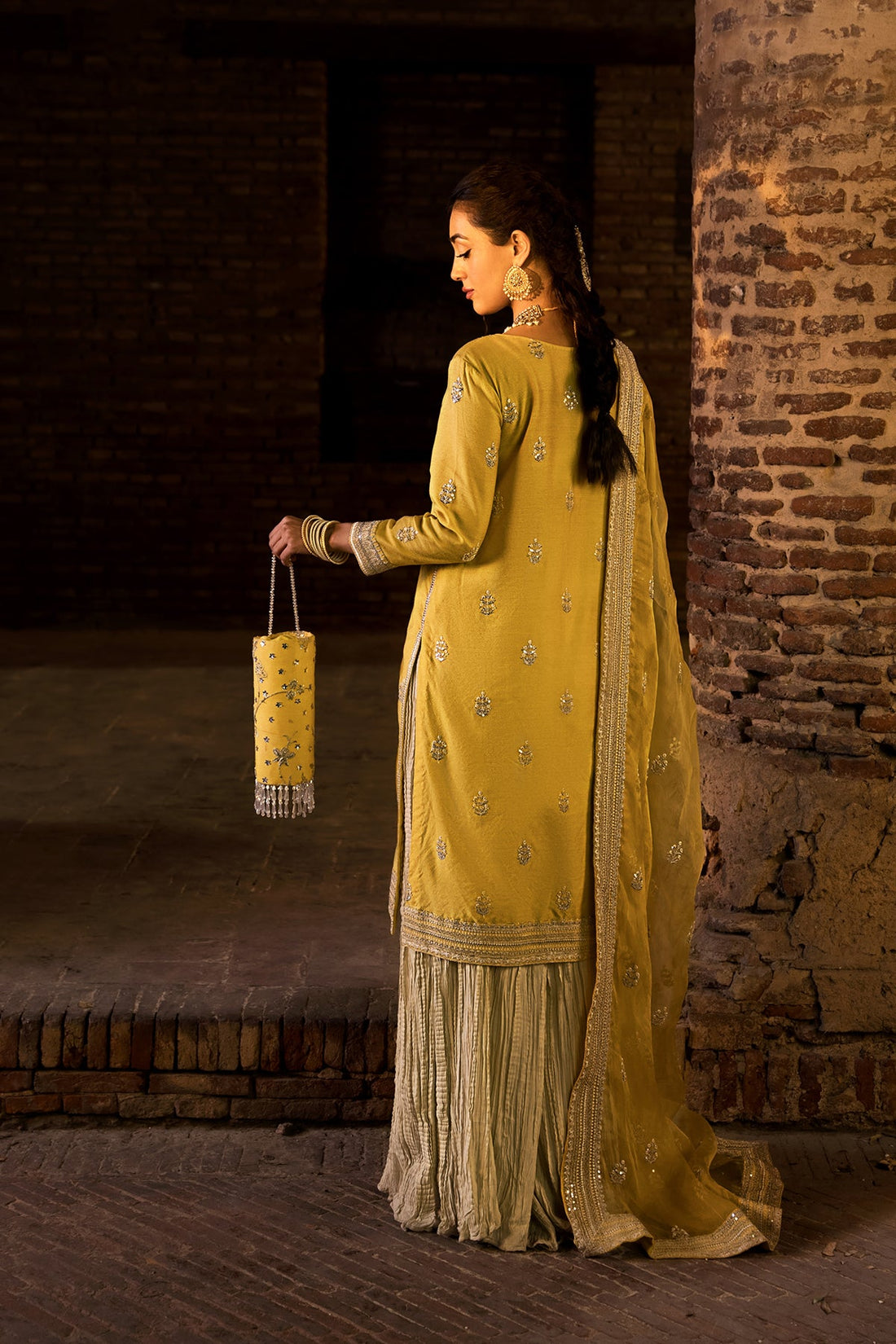 Erum Khan | Shezadian Luxe Formals | DIL ARAA - Khanumjan  Pakistani Clothes and Designer Dresses in UK, USA