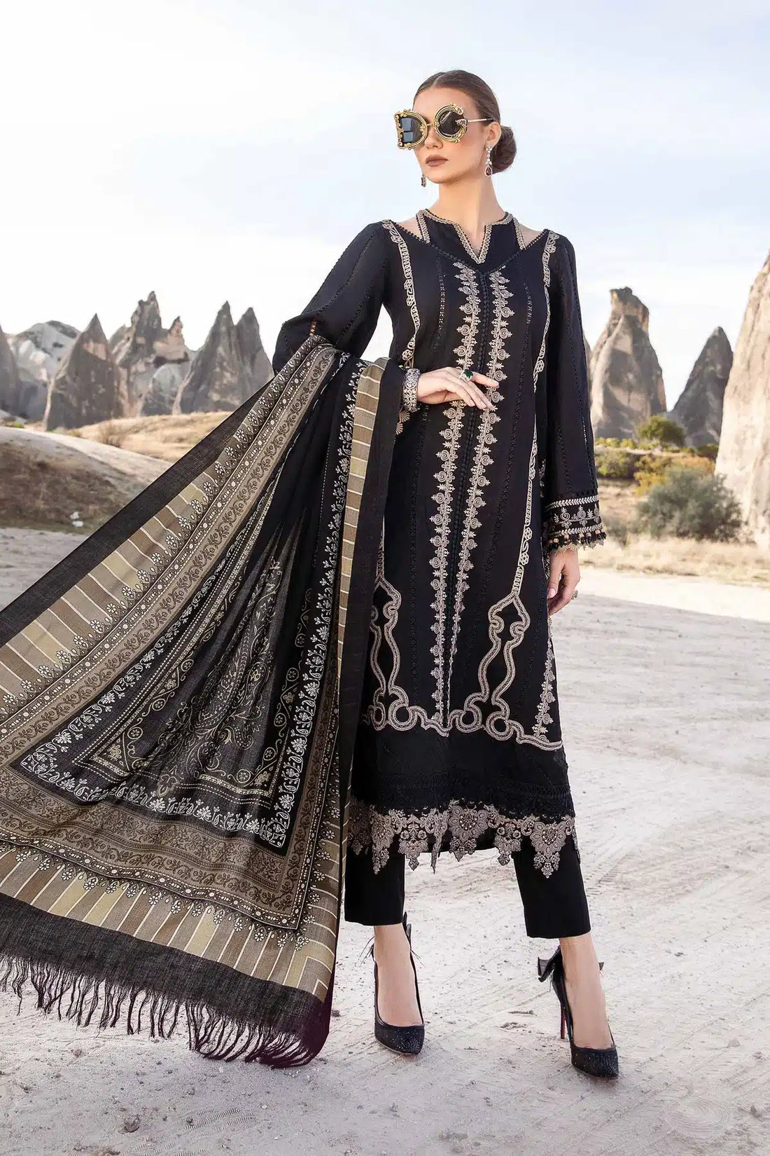 Maria B | M Prints Winter 23 | MPT-2002-B - Khanumjan  Pakistani Clothes and Designer Dresses in UK, USA