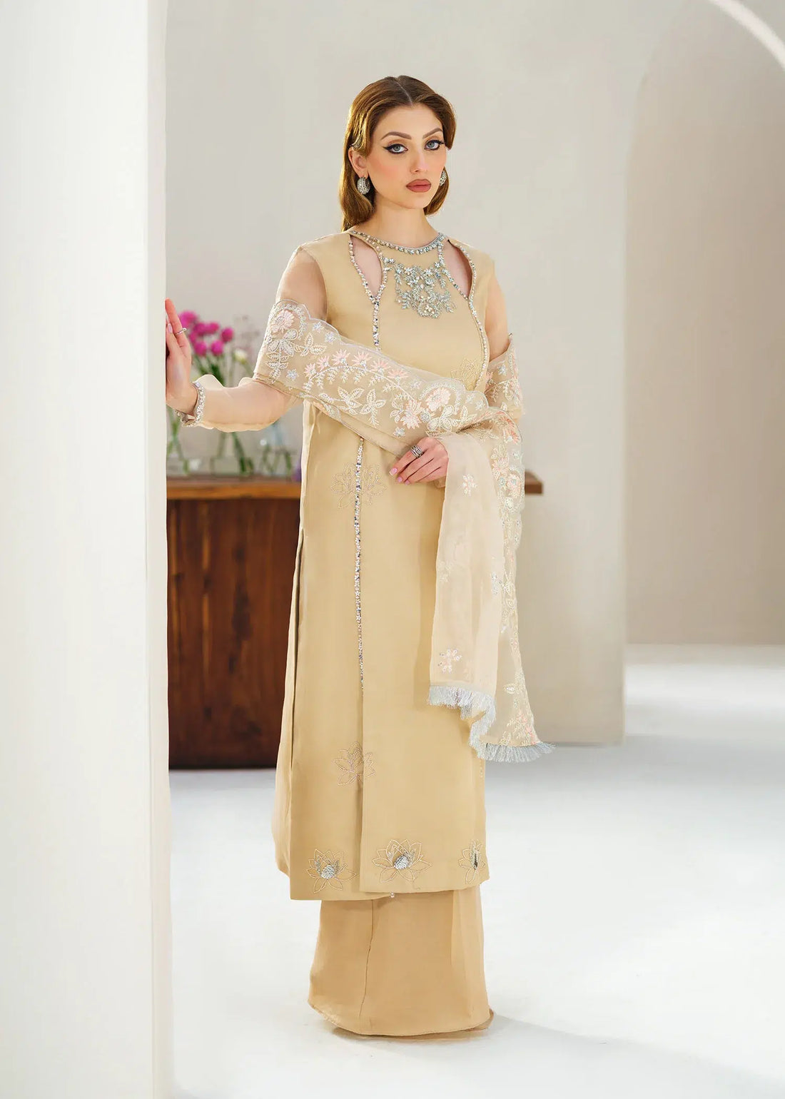 Mahum Asad | Forever and Ever Formals | Glow - Khanumjan  Pakistani Clothes and Designer Dresses in UK, USA