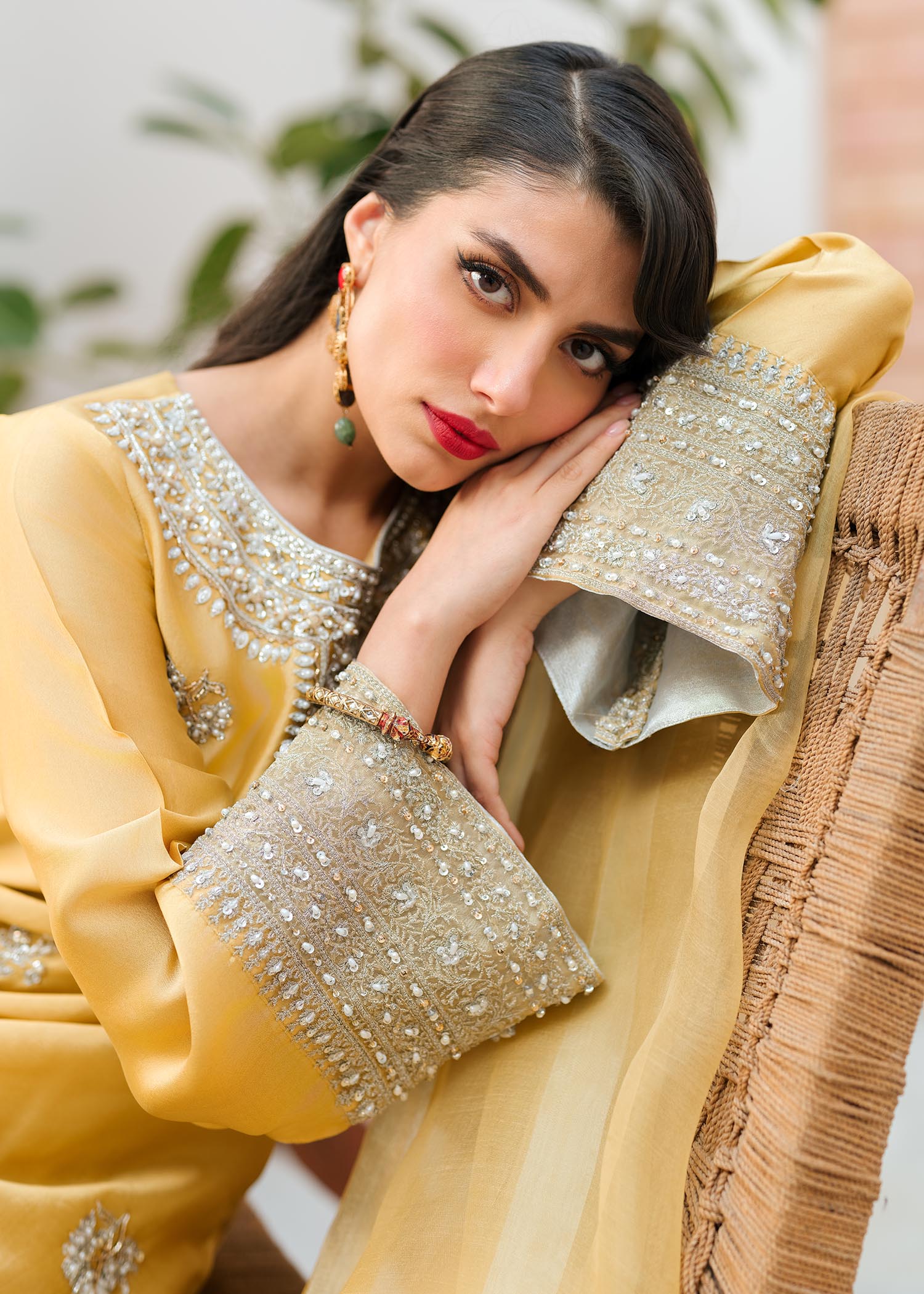 Mahum Asad | Raising The Bar | Bombshell - Khanumjan  Pakistani Clothes and Designer Dresses in UK, USA
