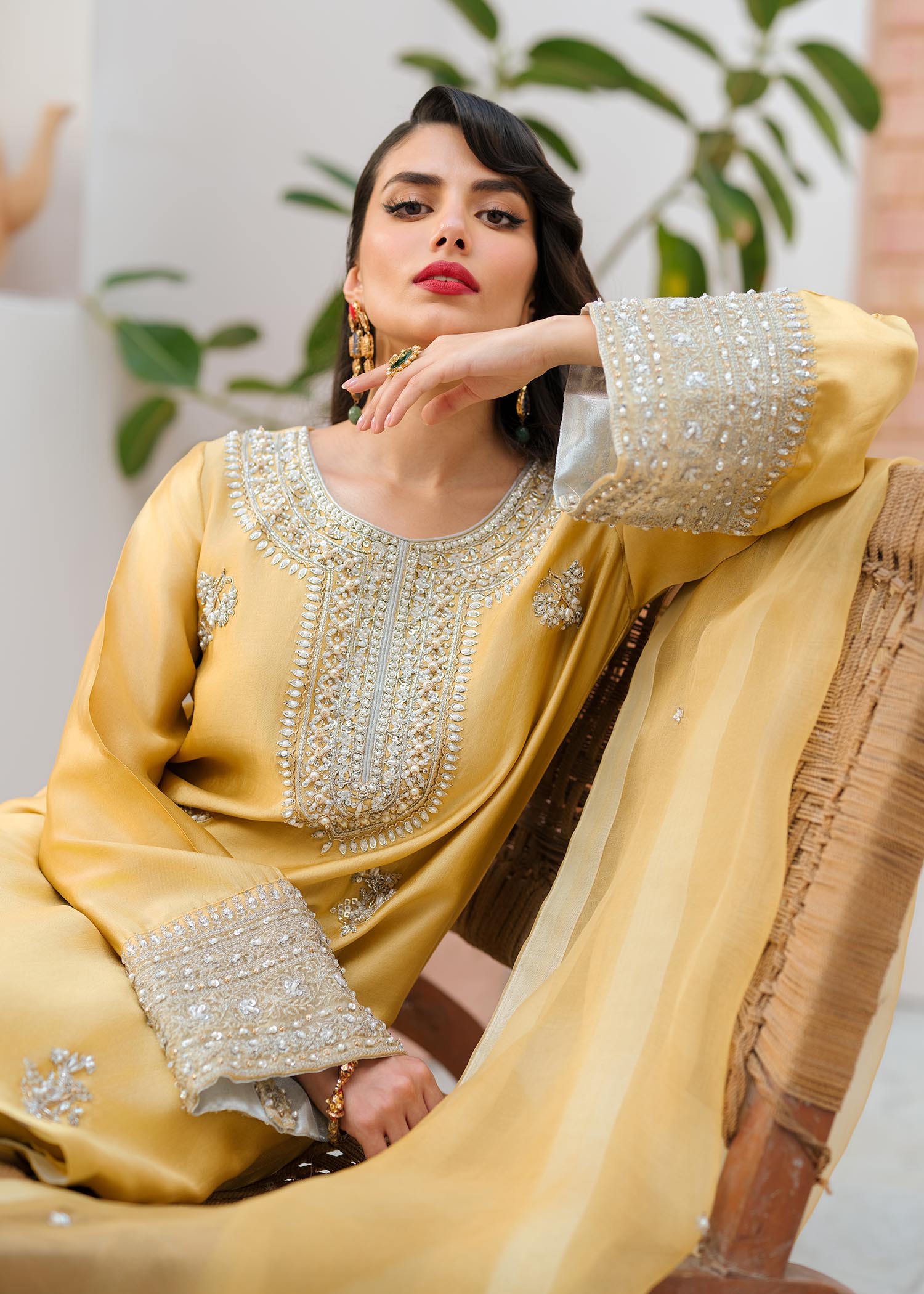 Mahum Asad | Raising The Bar | Bombshell - Khanumjan  Pakistani Clothes and Designer Dresses in UK, USA