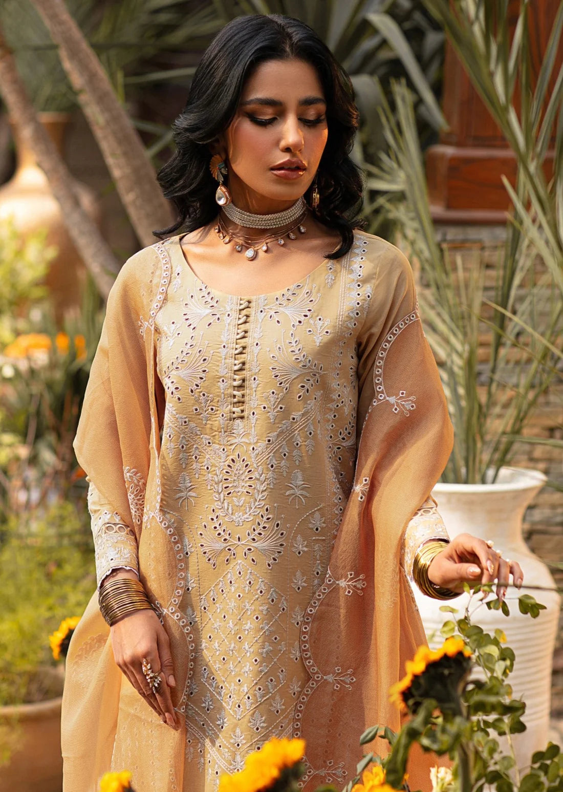 Mohagni | Muntazir Luxury Lawn 24 | CM-05 - Khanumjan  Pakistani Clothes and Designer Dresses in UK, USA