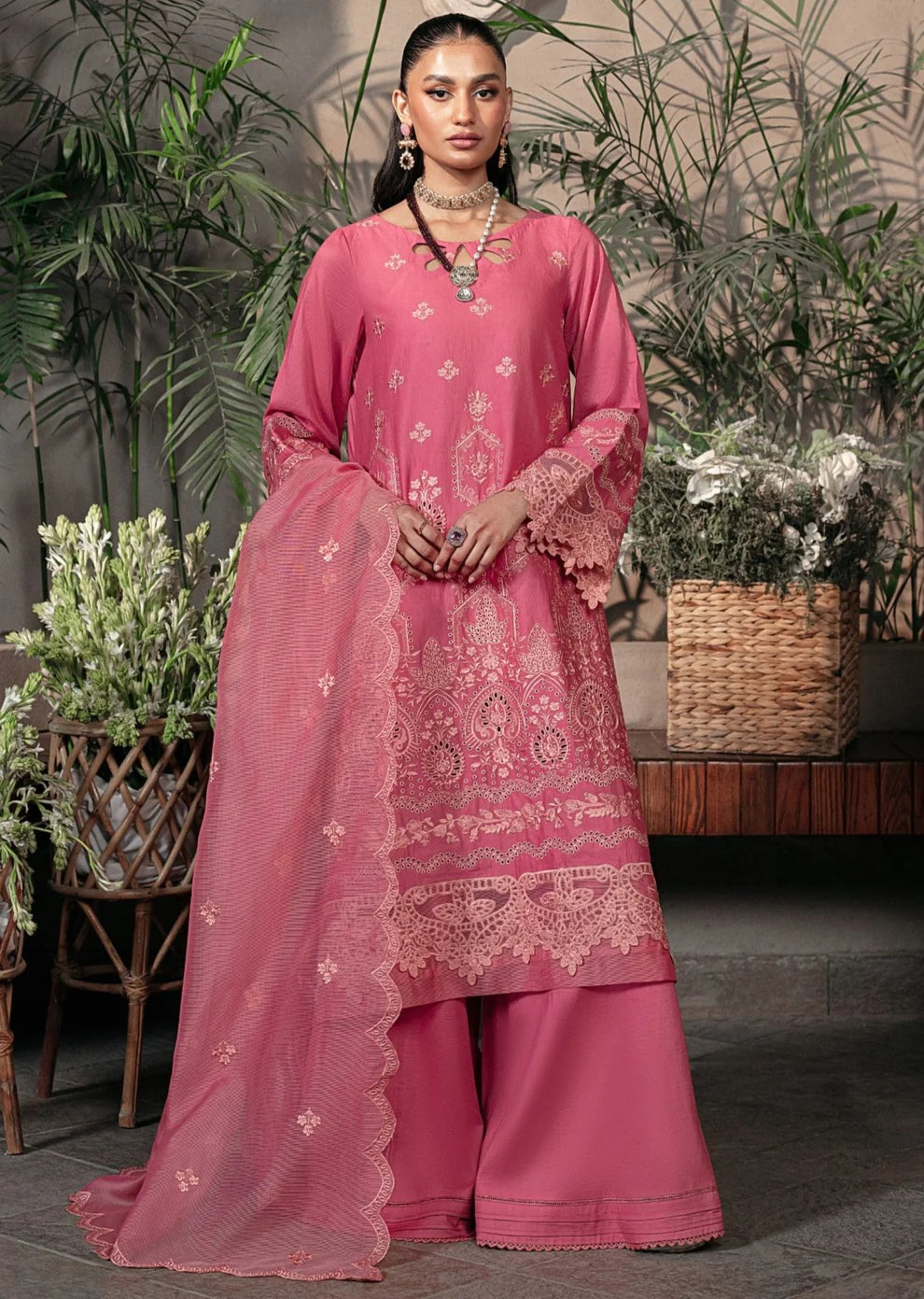 Mohagni | Muntazir Luxury Lawn 24 | CM-08 - Khanumjan  Pakistani Clothes and Designer Dresses in UK, USA