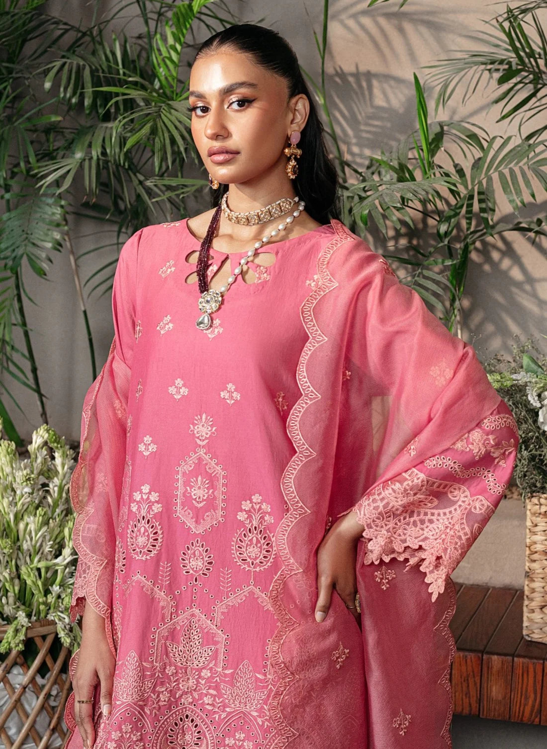 Mohagni | Muntazir Luxury Lawn 24 | CM-08 - Khanumjan  Pakistani Clothes and Designer Dresses in UK, USA