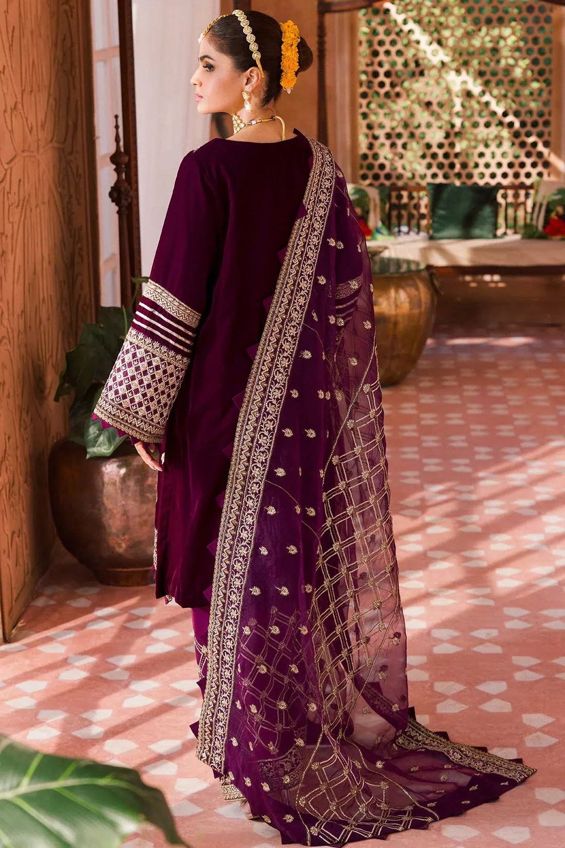 Motifz | Grand Velour Velvet Collection | 4405 - Khanumjan  Pakistani Clothes and Designer Dresses in UK, USA