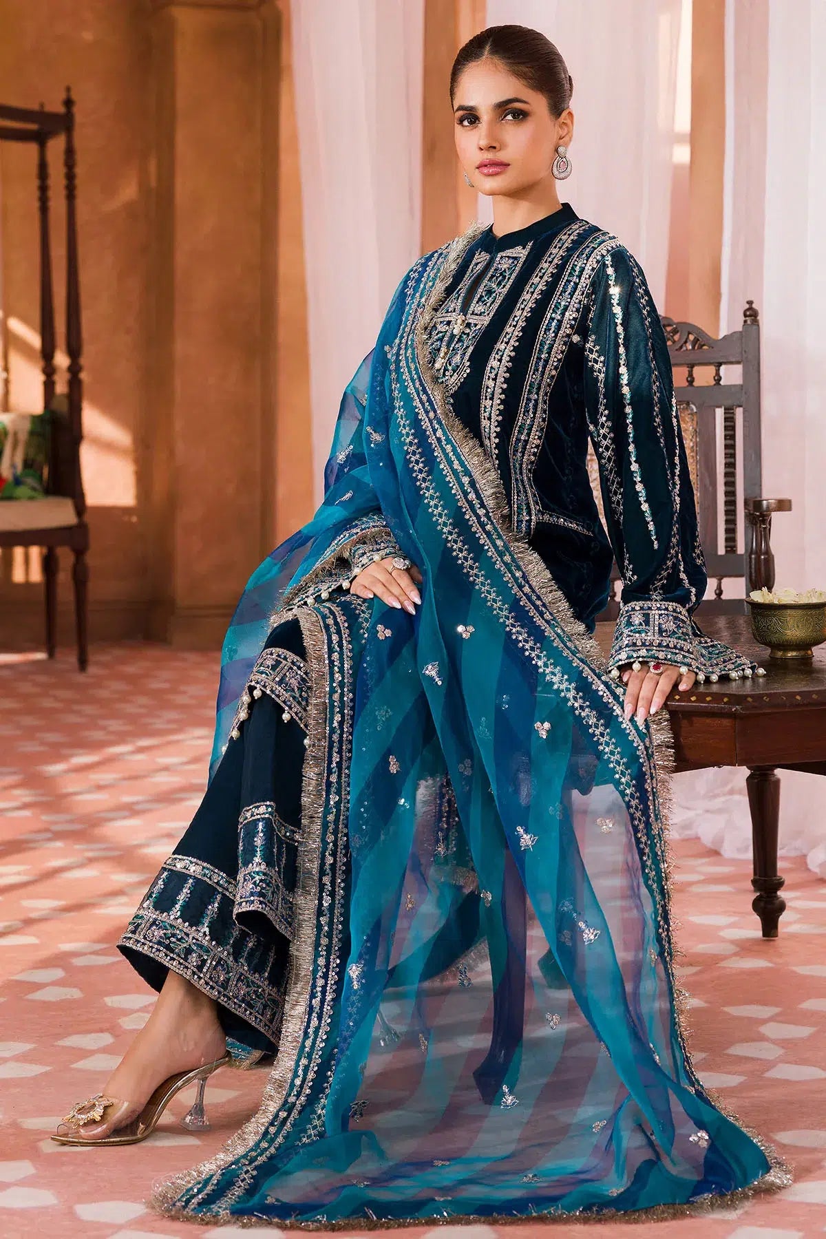 Motifz | Grand Velour Velvet Collection | 4401 - Khanumjan  Pakistani Clothes and Designer Dresses in UK, USA