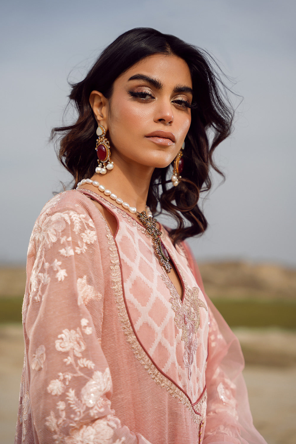 Nilofer Shahid | Verve Summer 24 | Sasha (3pc) – Verve SS 24 - Khanumjan  Pakistani Clothes and Designer Dresses in UK, USA
