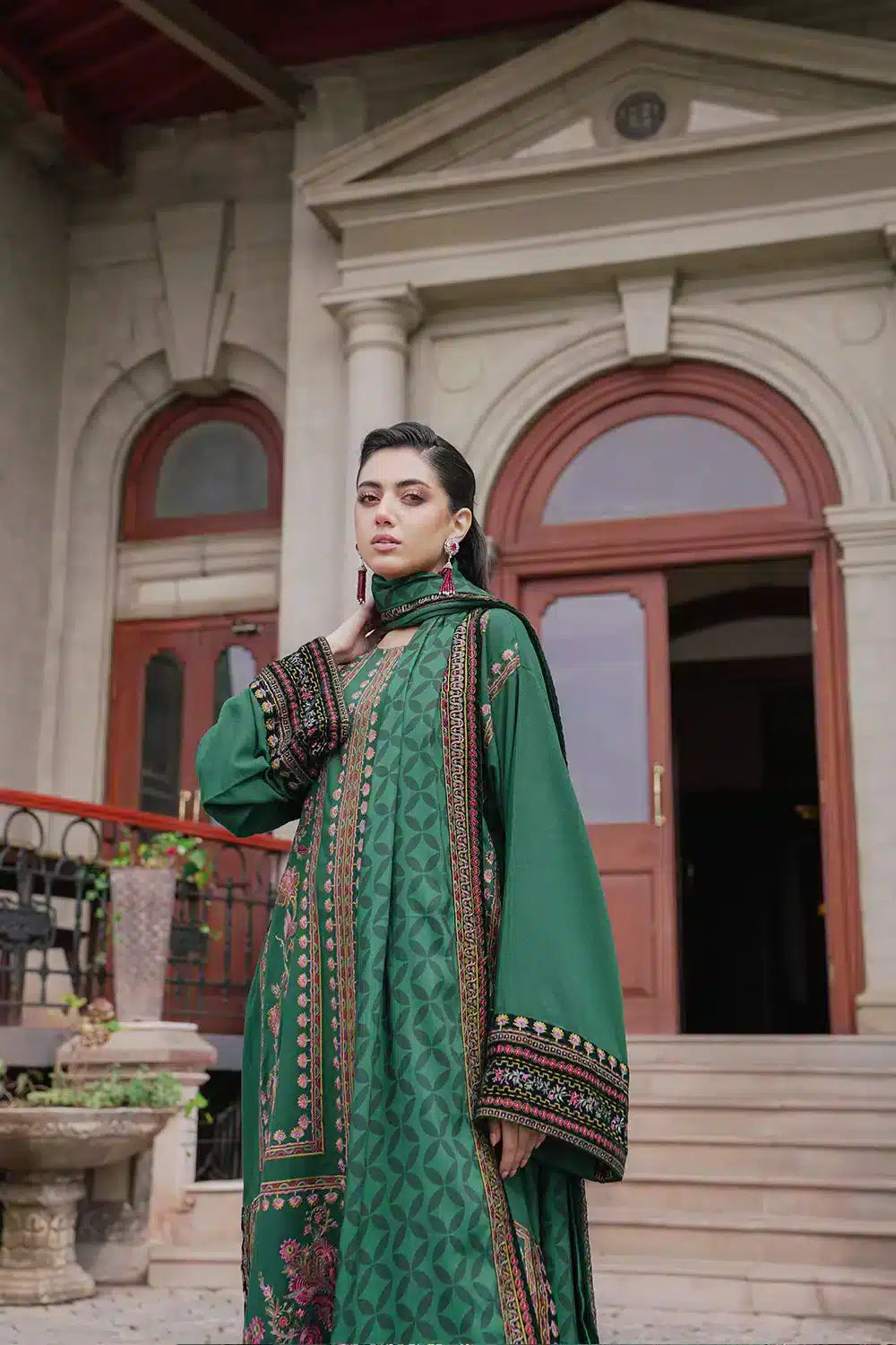 Saira Rizwan | Winter 23 | ISMAT SR-01 - Khanumjan  Pakistani Clothes and Designer Dresses in UK, USA