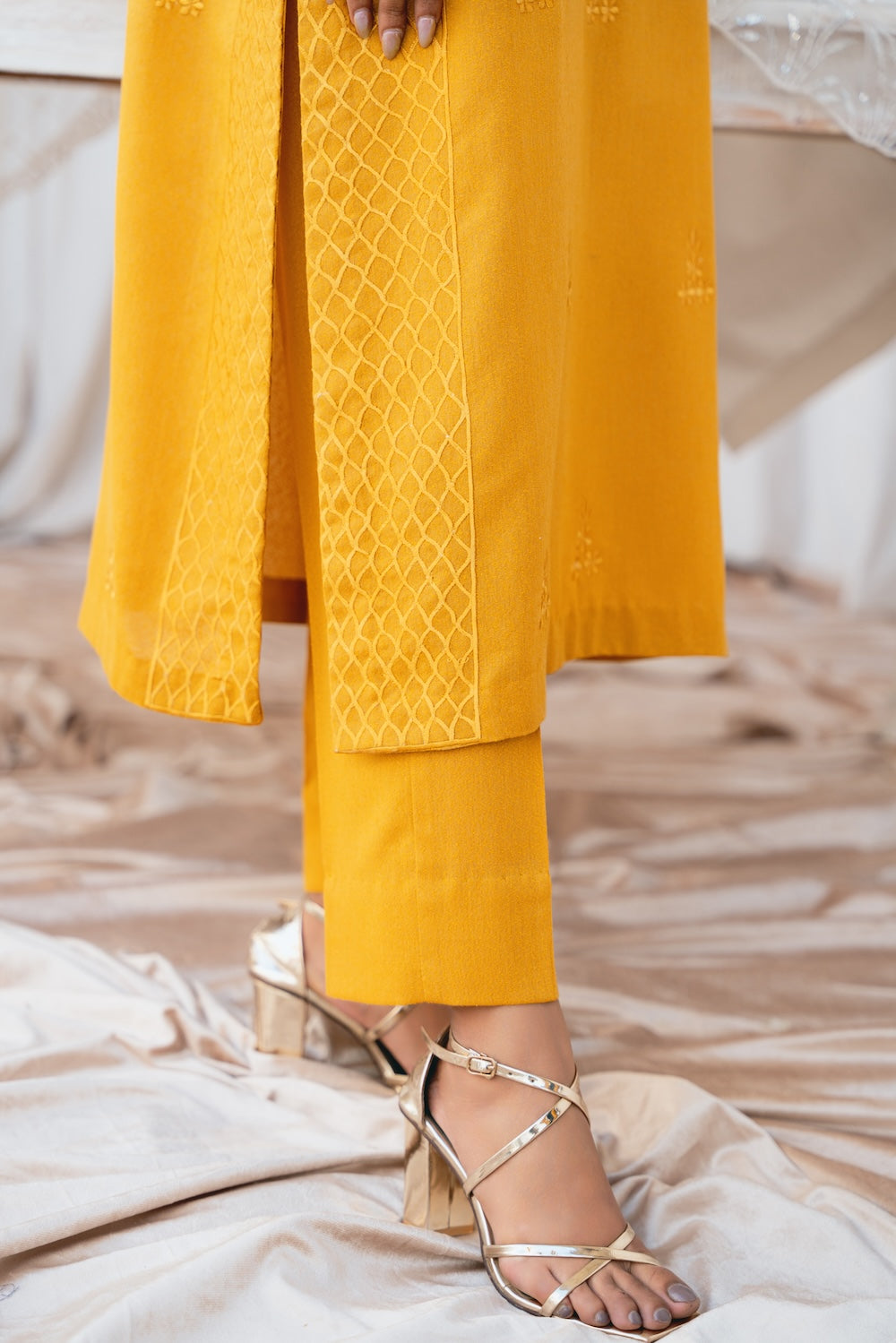 Vintage | Eid Edit 24 | Mehroz - Khanumjan  Pakistani Clothes and Designer Dresses in UK, USA