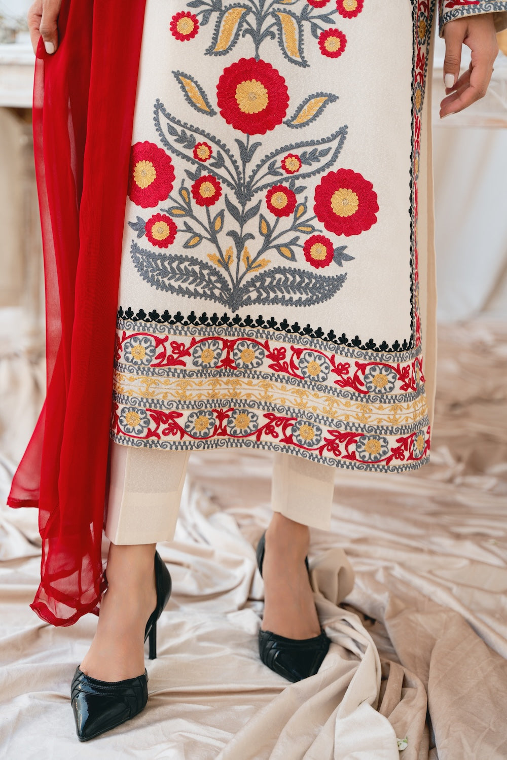 Vintage | Eid Edit 24 | Sohaina - Khanumjan  Pakistani Clothes and Designer Dresses in UK, USA