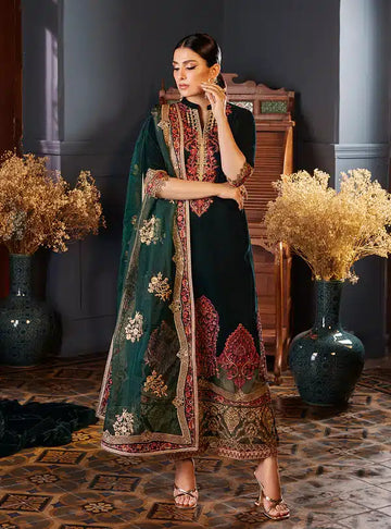 Zainab Chottani | Luxury Velvet Collection 23 | Zelena - Khanumjan Pakistani Clothes and Designer Dresses in UK, USA