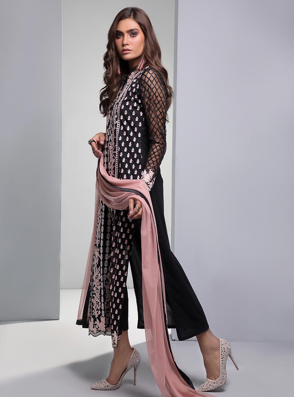 Zainab Chottani | Casual Pret | BLACK TEA ROSE